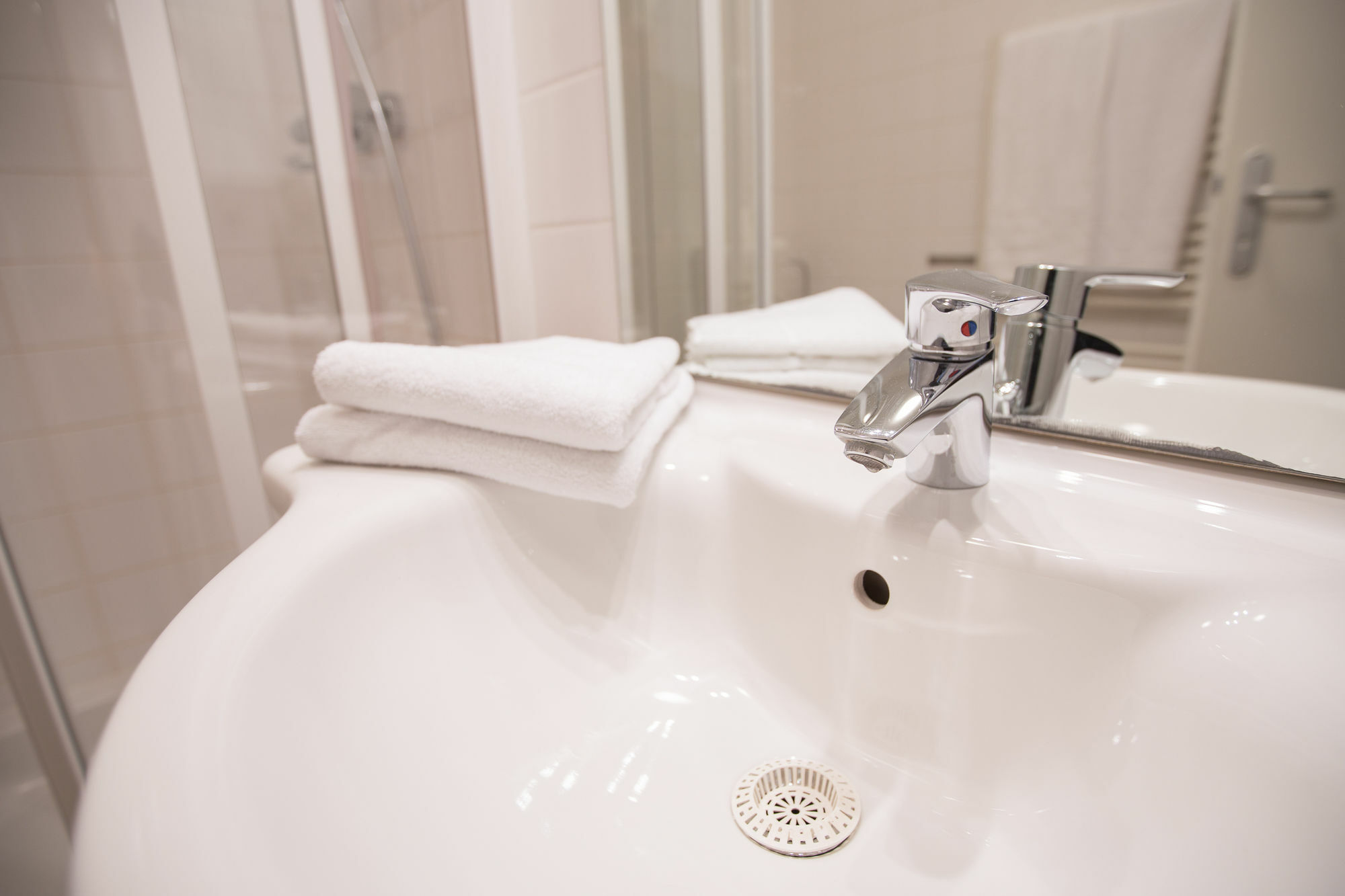 Grand Central Station Apartments I Contactless Check-In ウィーン エクステリア 写真